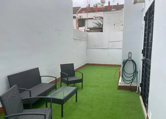 Piso En El Centro De Huelva Silencioso Y Con Gran Patio, Calle La Paz