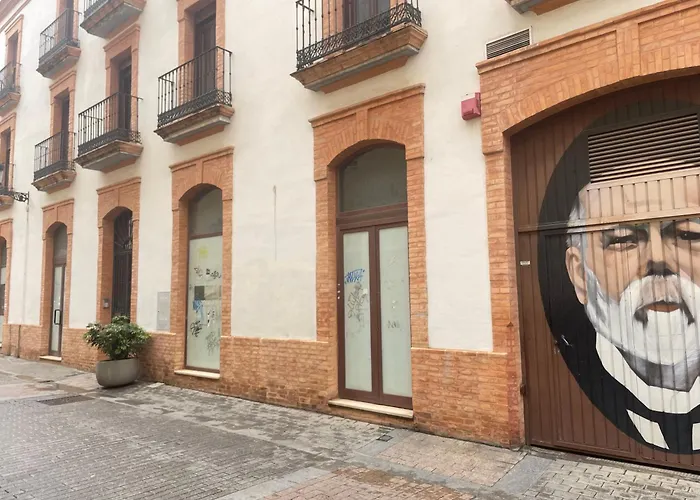 Piso En El Centro De Huelva Silencioso Y Con Gran Patio, Calle La Paz