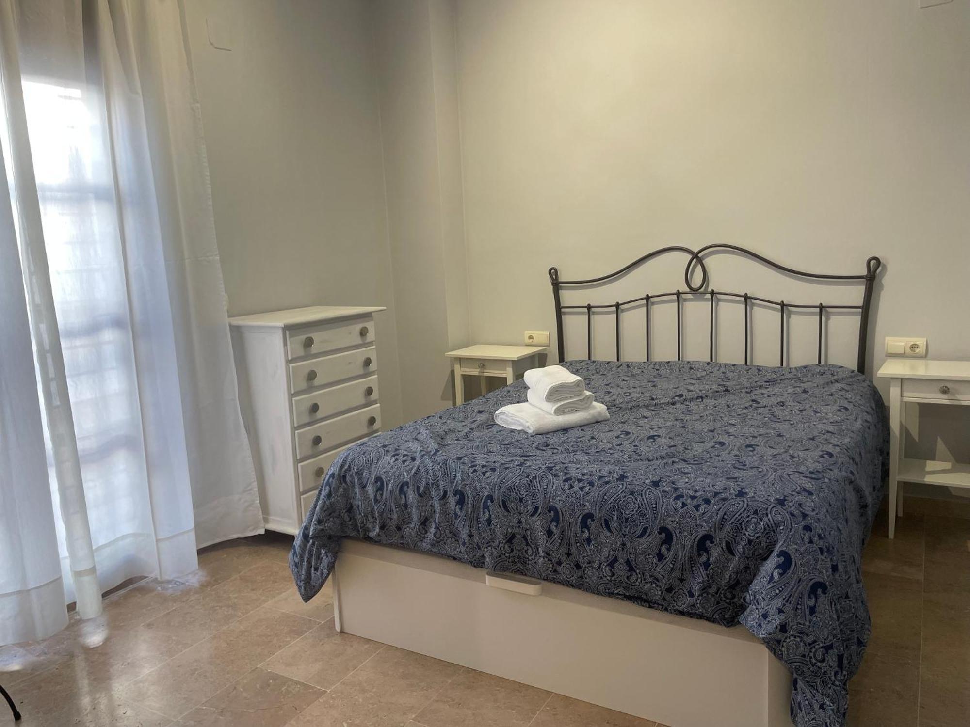 Piso En El Centro De Silencioso Y Con Gran Patio, Calle La Paz Appartement