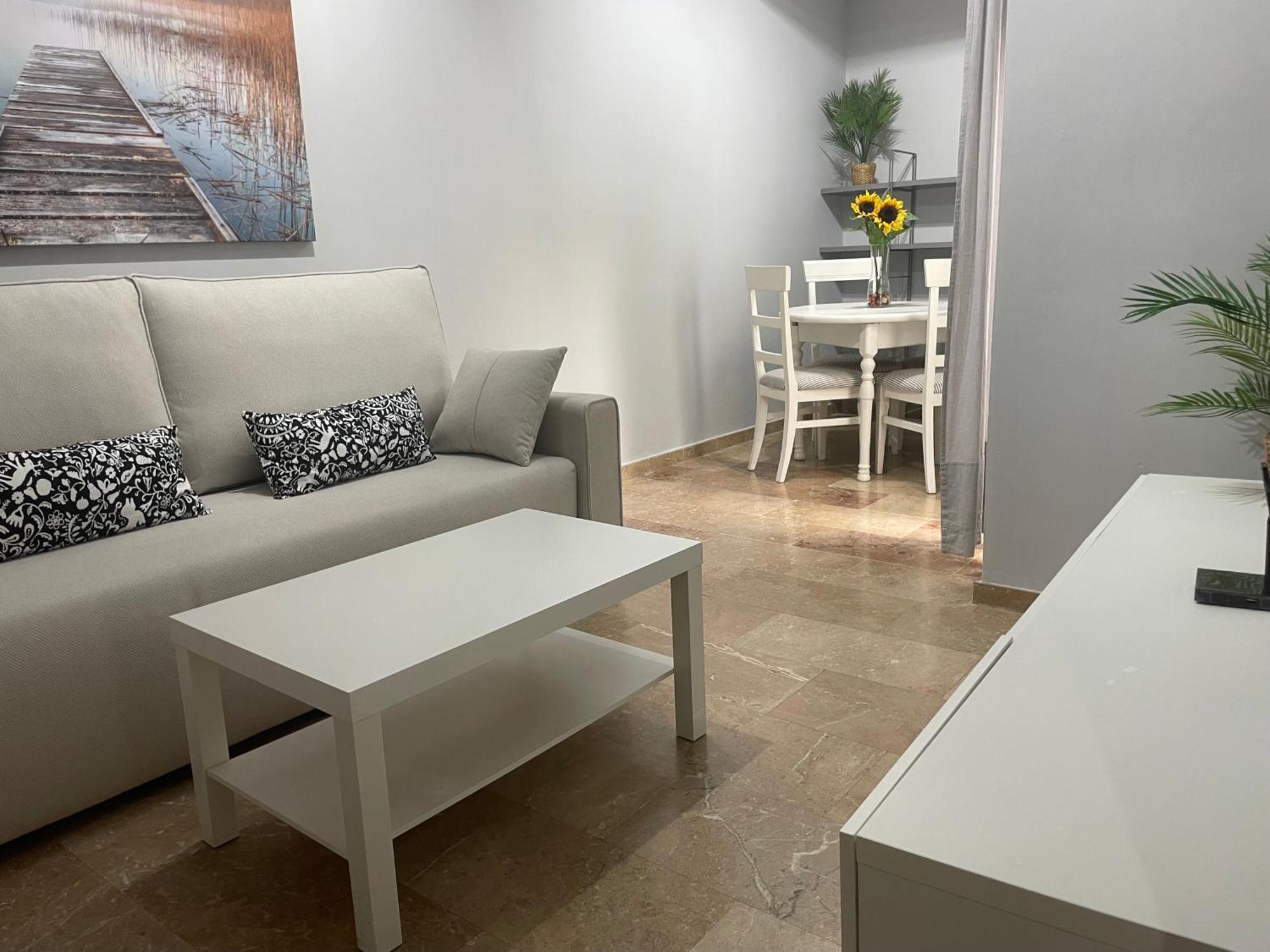 Appartement Piso En El Centro De Silencioso Y Con Gran Patio, Calle La Paz Huelva